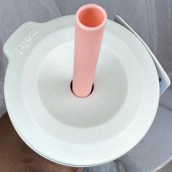 Hello Kitty pastel Blue Tumbler w/Lid and Staw - Picture 3 of 5